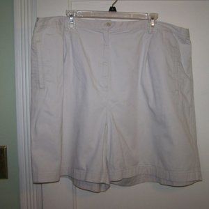 August Max Woman Shorts 22W Cotton Stretch Tan